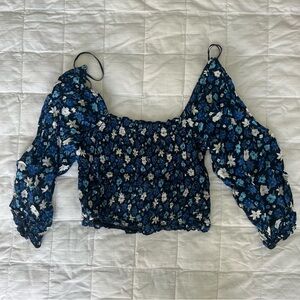 Off the shoulder blue flower crop top